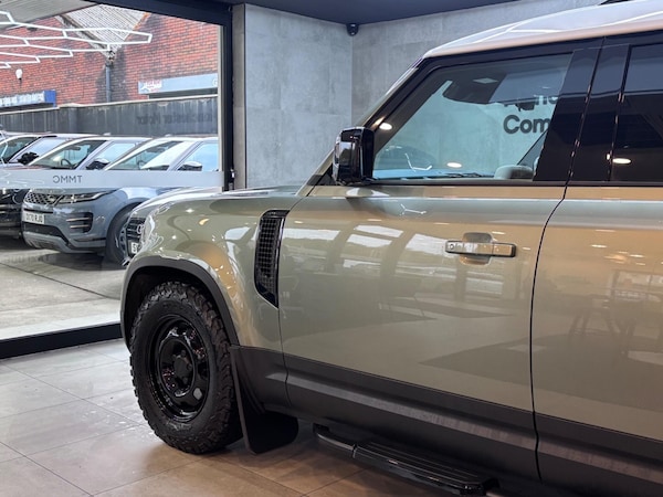 Used Land Rover Defender 110 for sale - 76284293: Photo 64