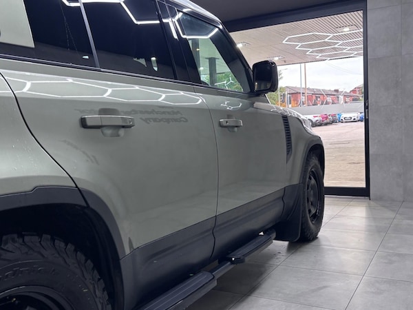 Used Land Rover Defender 110 for sale - 76284293: Photo 9