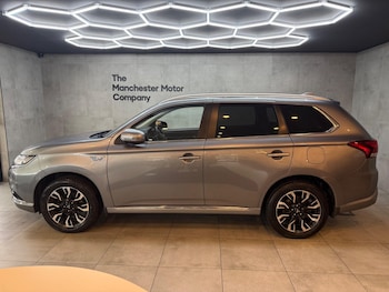 Used Mitsubishi Outlander 2016 for sale - 76317775: Photo 2
