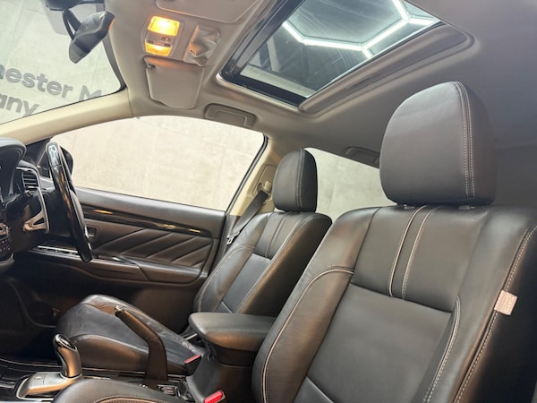 Used Mitsubishi Outlander 2016 for sale - 76317775: Photo 41