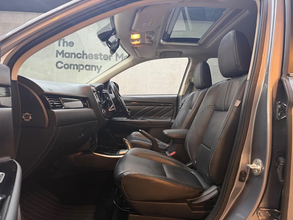 Used Mitsubishi Outlander 2016 for sale - 76317775: Photo 42