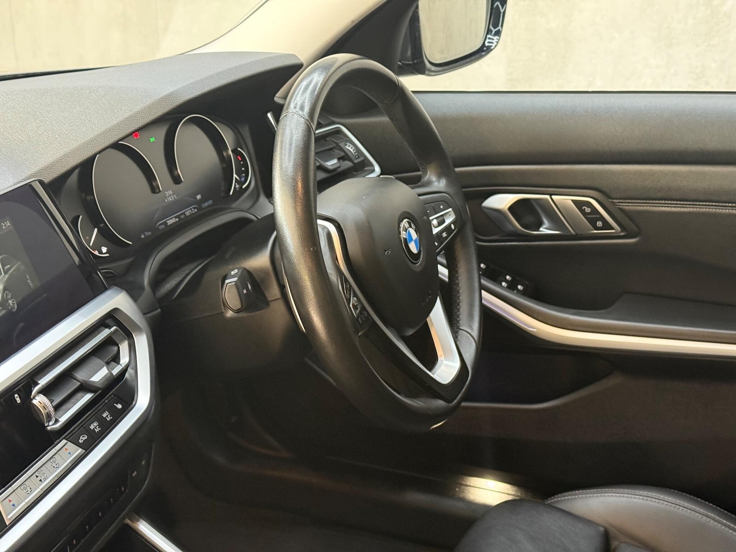 Used BMW 3 Series 2019 for sale - 76388625: Photo 15