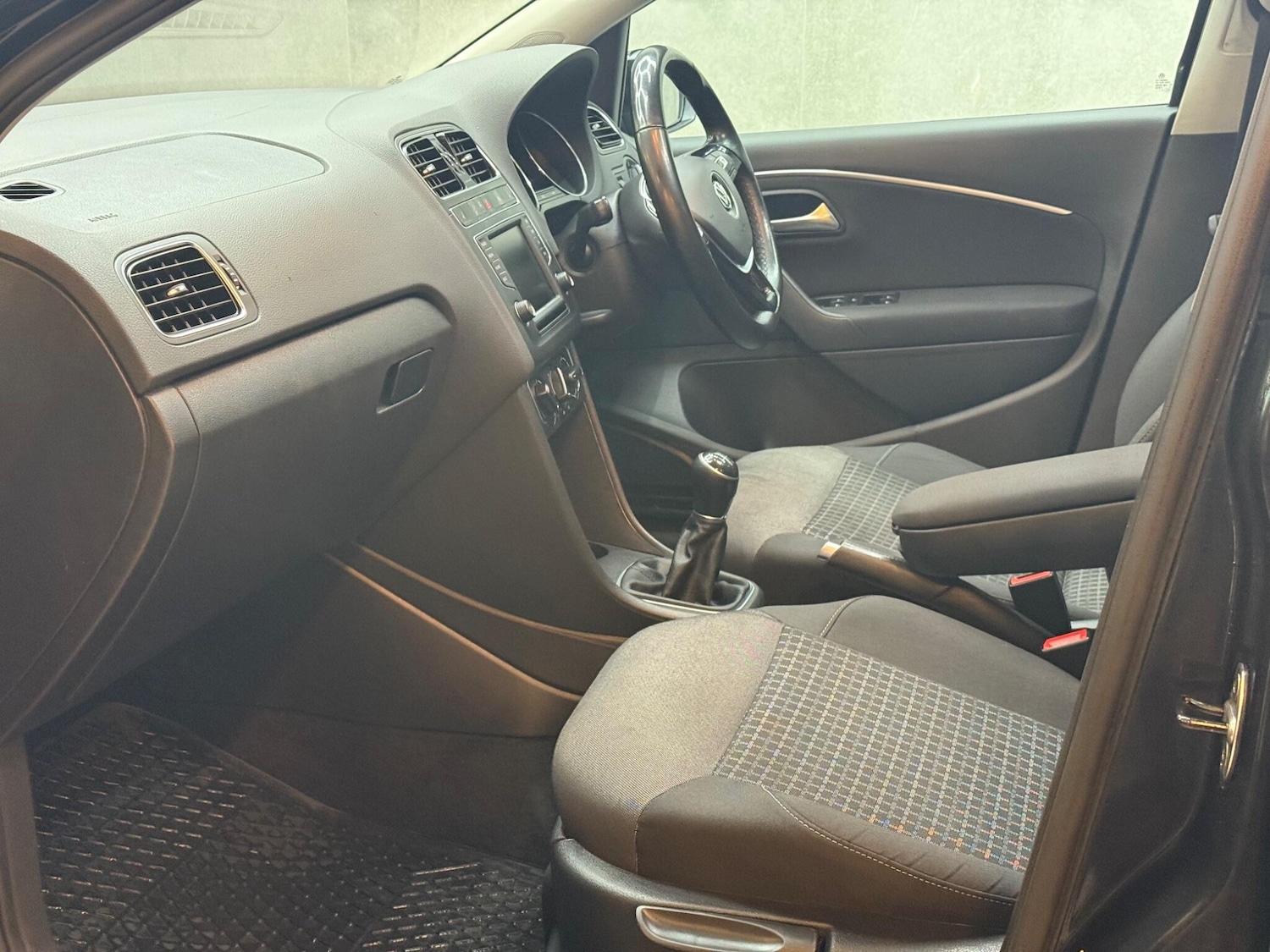 Used Volkswagen Polo 2017 for sale - 76729065: Photo 70