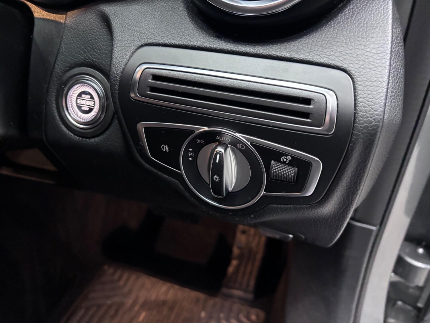 Used Mercedes-Benz C Class 2019 for sale - 77575169: Photo 27