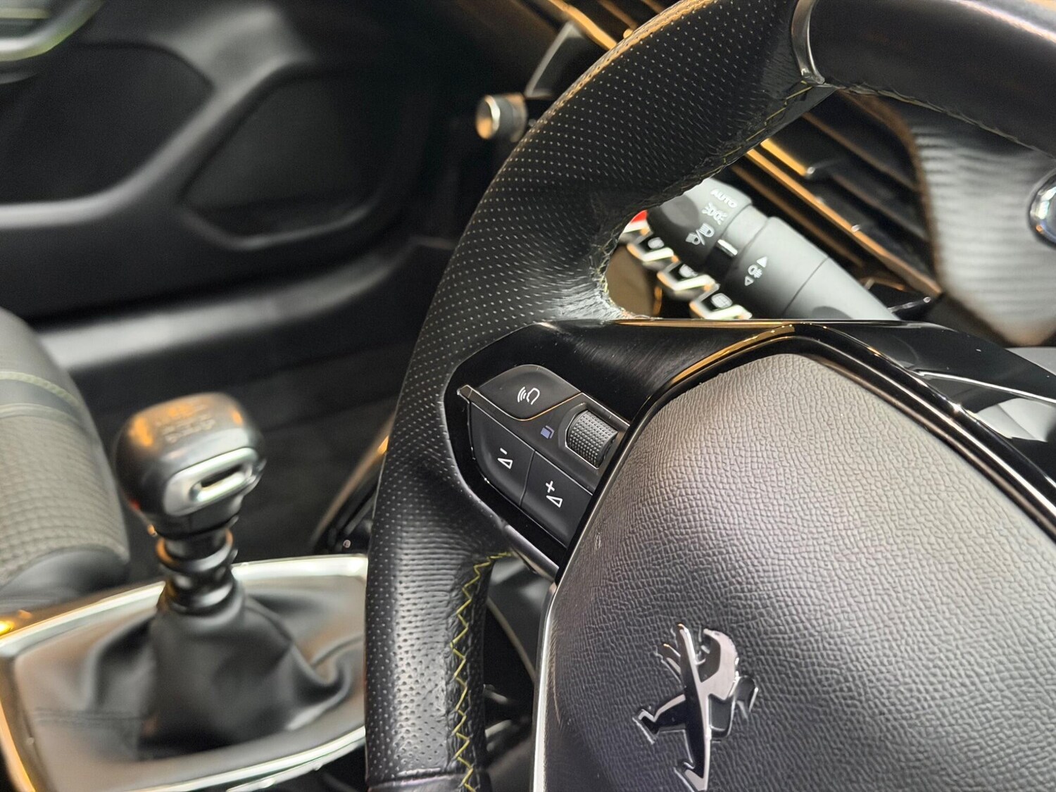 Used Peugeot 208 for sale - 77469195: Photo 25