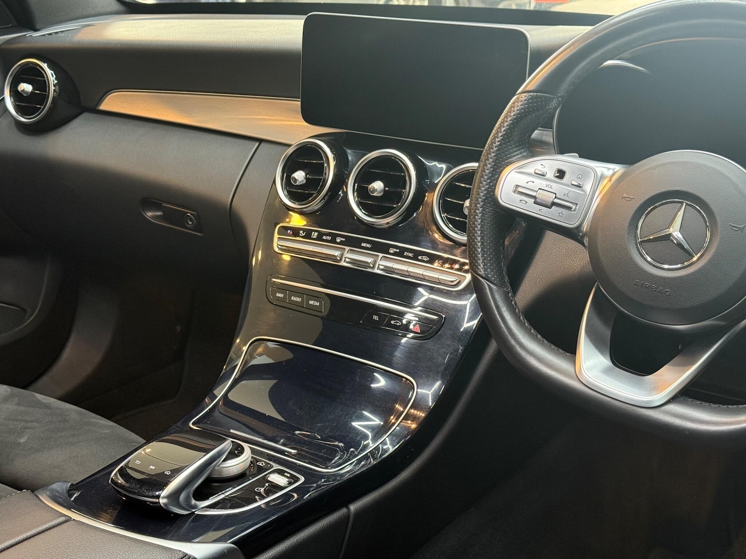 Used Mercedes-Benz C Class 2019 for sale - 76361108: Photo 10
