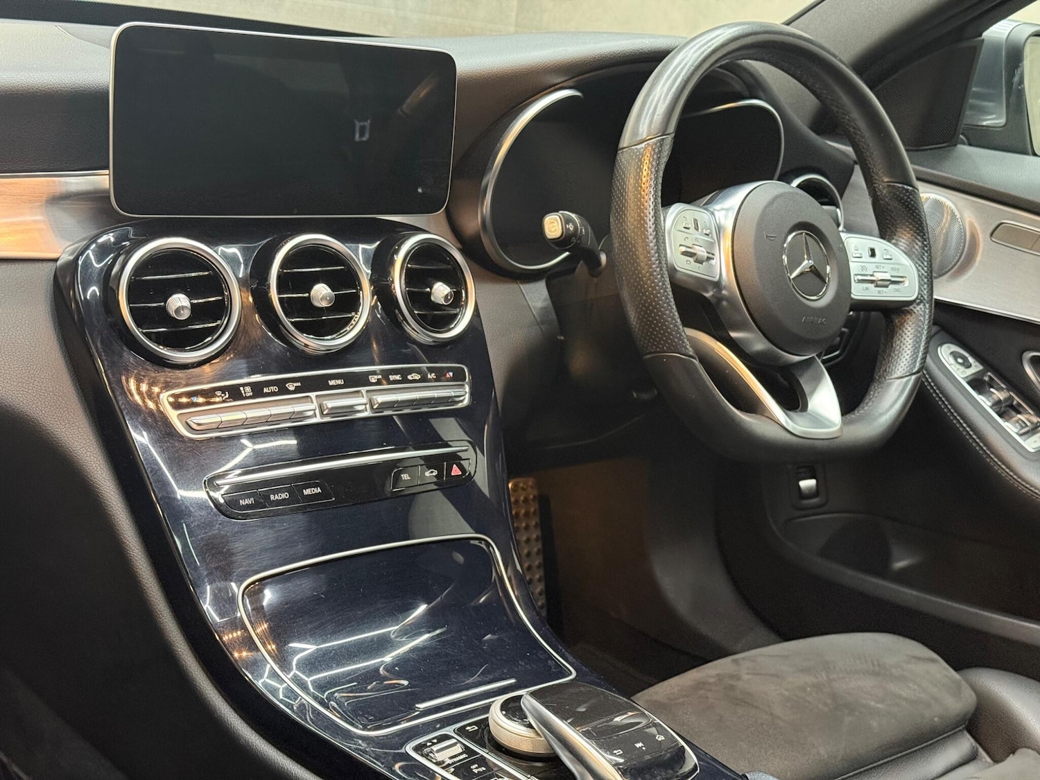 Used Mercedes-Benz C Class 2019 for sale - 76361108: Photo 12