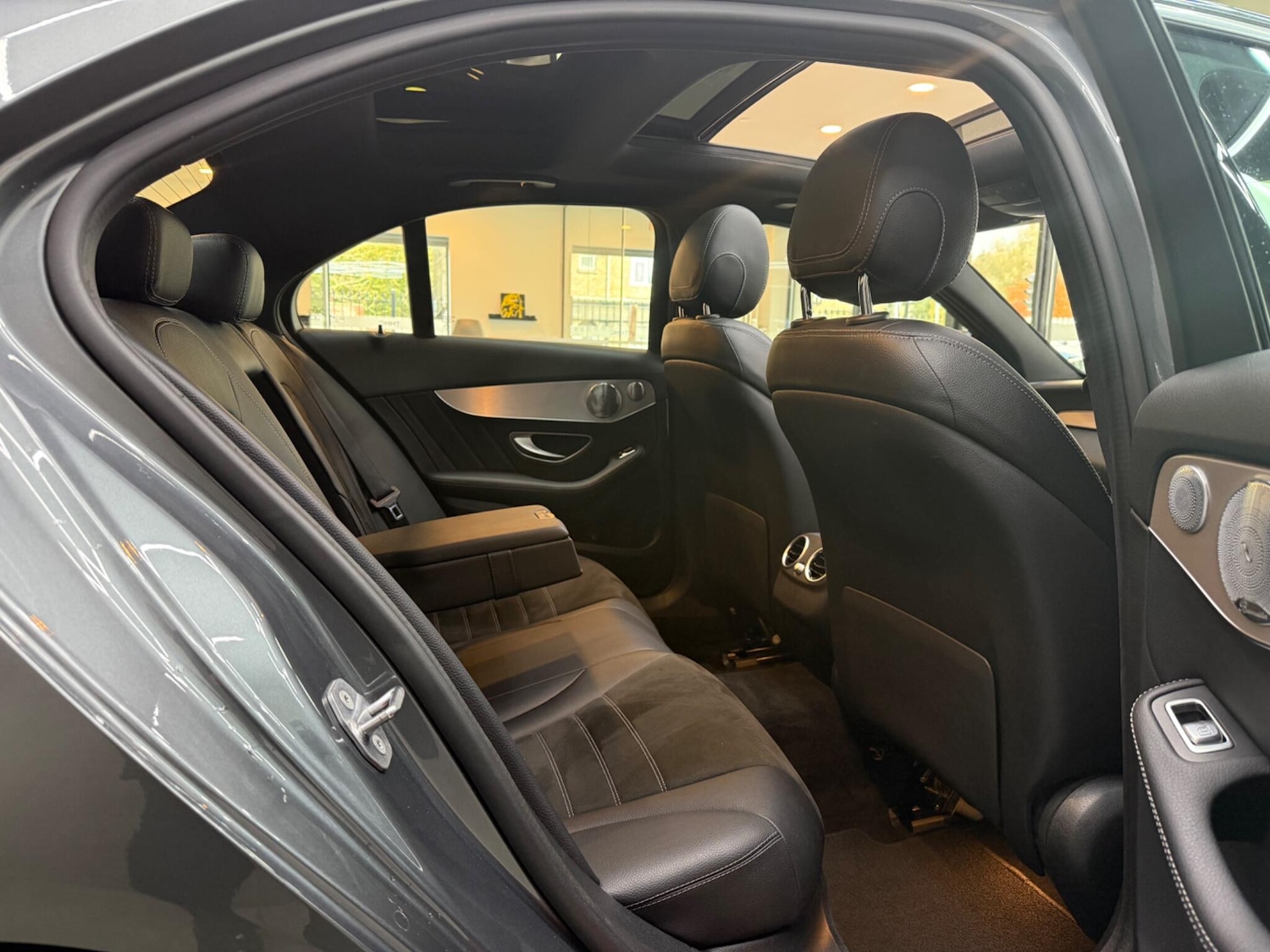 Used Mercedes-Benz C Class 2019 for sale - 76361108: Photo 21