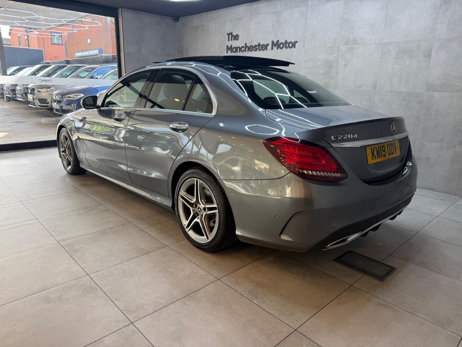 Used Mercedes-Benz C Class 2019 for sale - 76361108: Photo 3