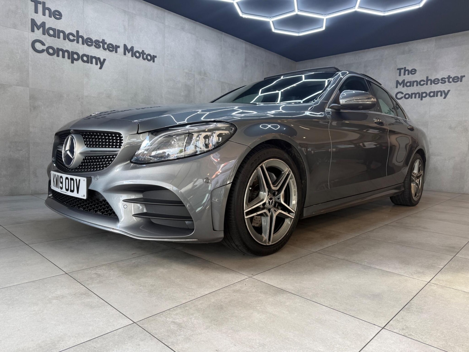 Used Mercedes-Benz C Class 2019 for sale - 76361108: Photo 4