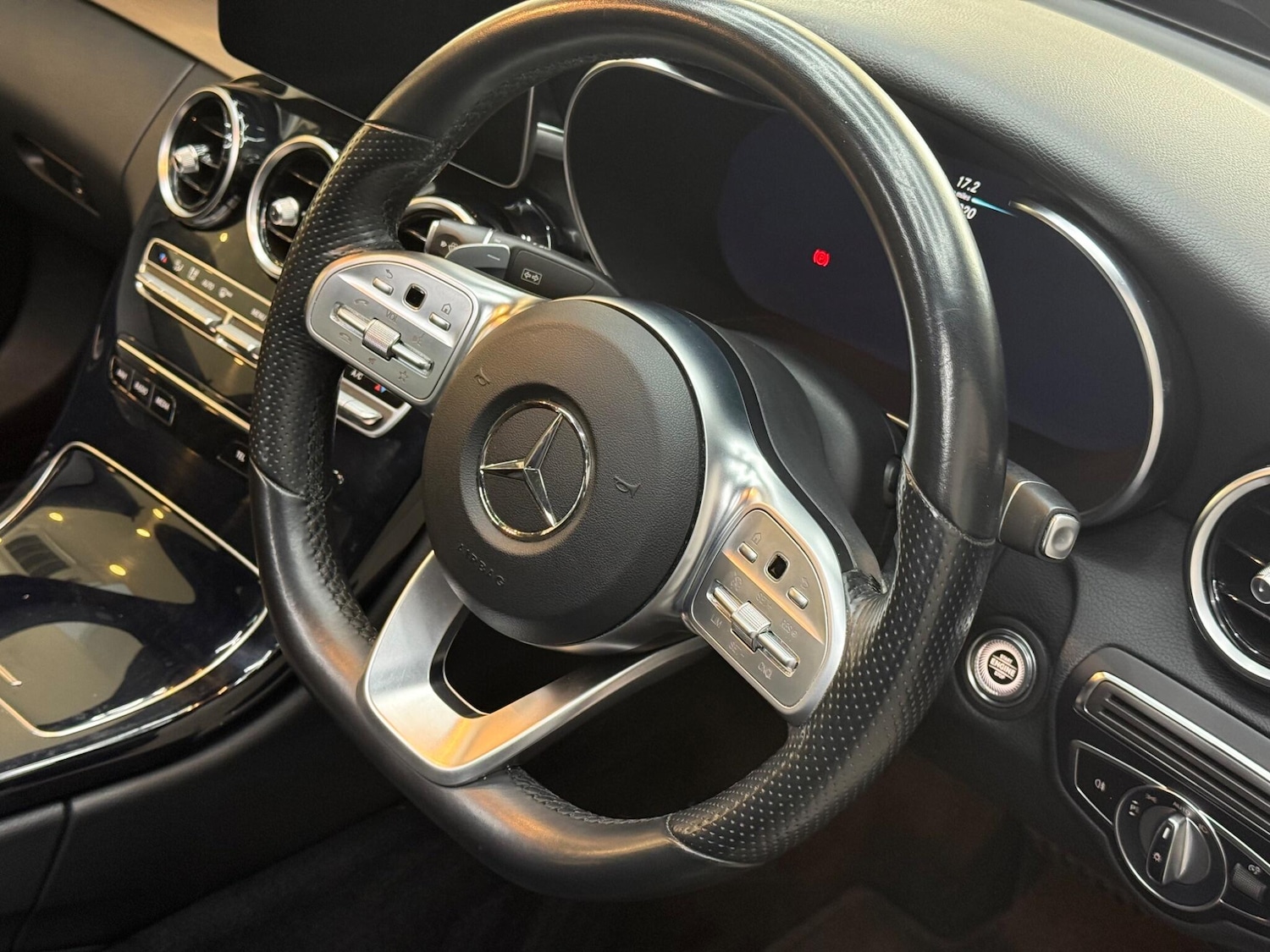 Used Mercedes-Benz C Class 2019 for sale - 76361108: Photo 42