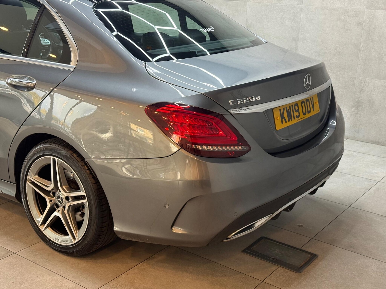 Used Mercedes-Benz C Class 2019 for sale - 76361108: Photo 5