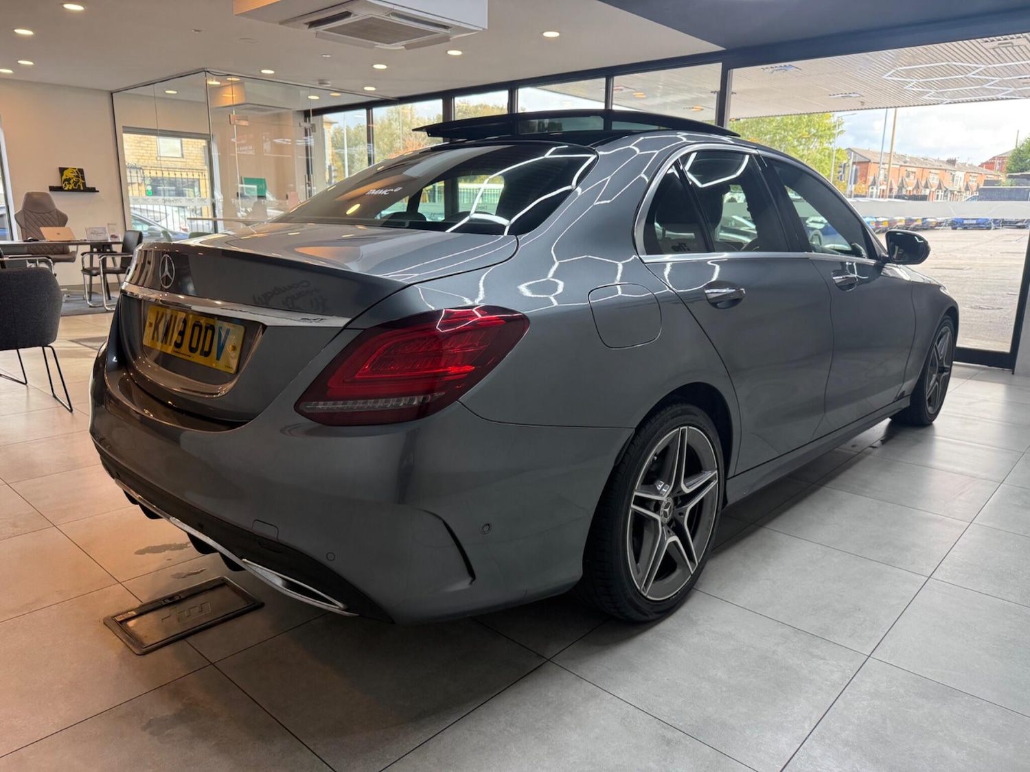 Used Mercedes-Benz C Class 2019 for sale - 76361108: Photo 6