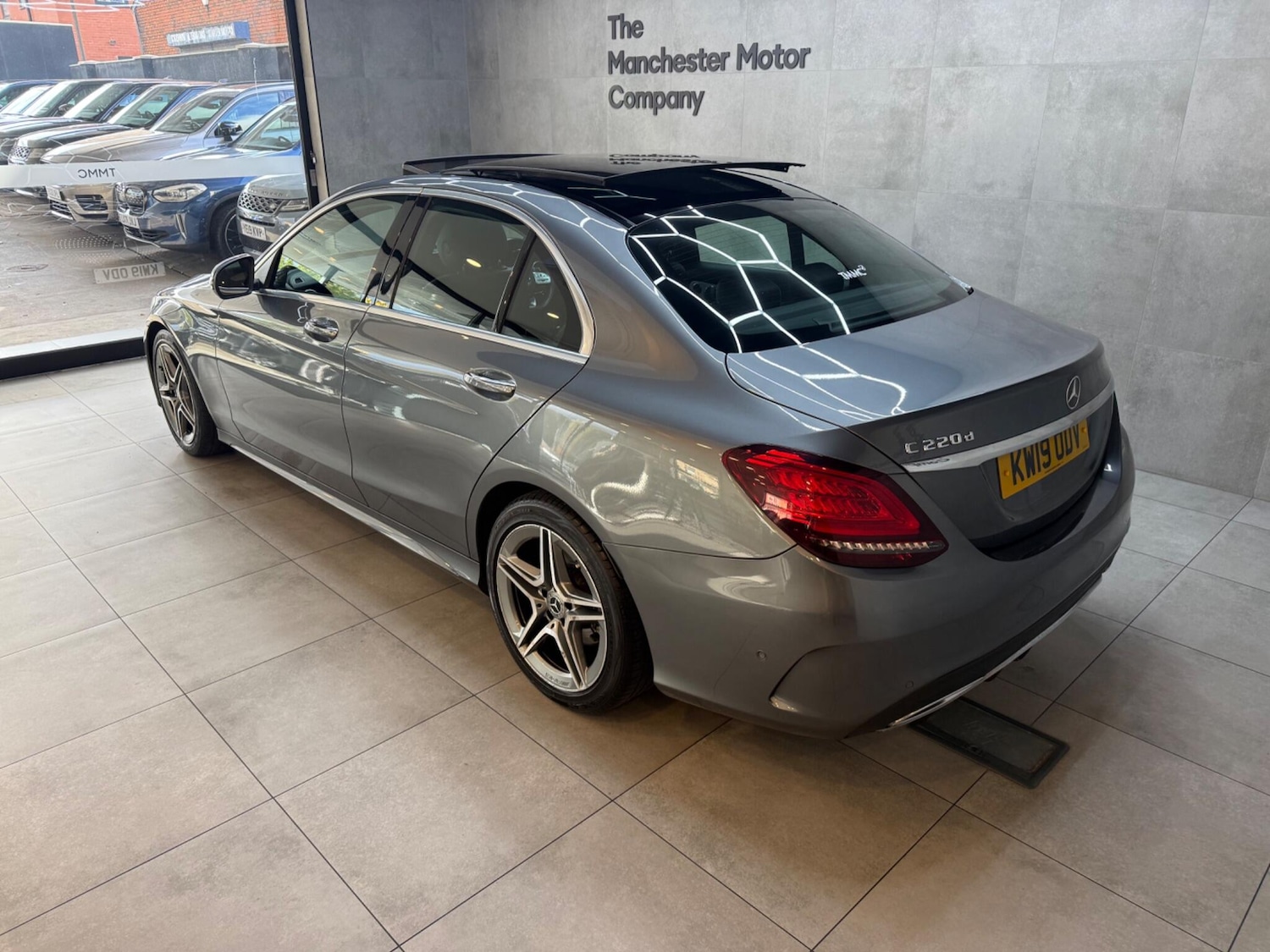 Used Mercedes-Benz C Class 2019 for sale - 76361108: Photo 8