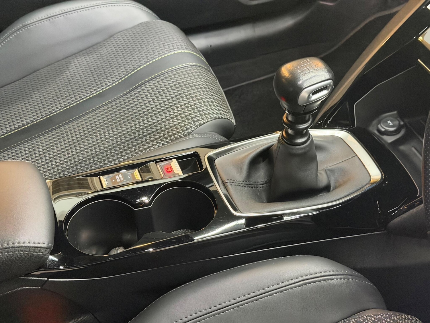 Used Peugeot 208 for sale - 78135567: Photo 15