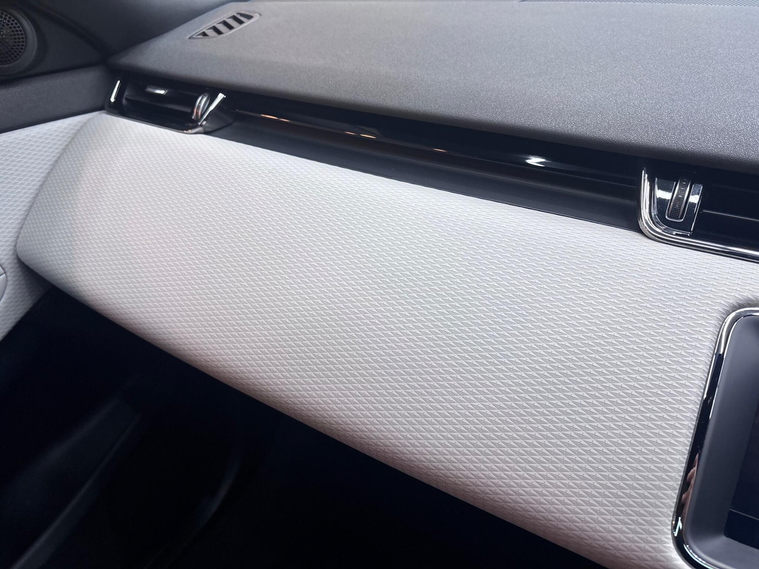 Used Land Rover Range Rover Evoque 2019 for sale - 76440984: Photo 74