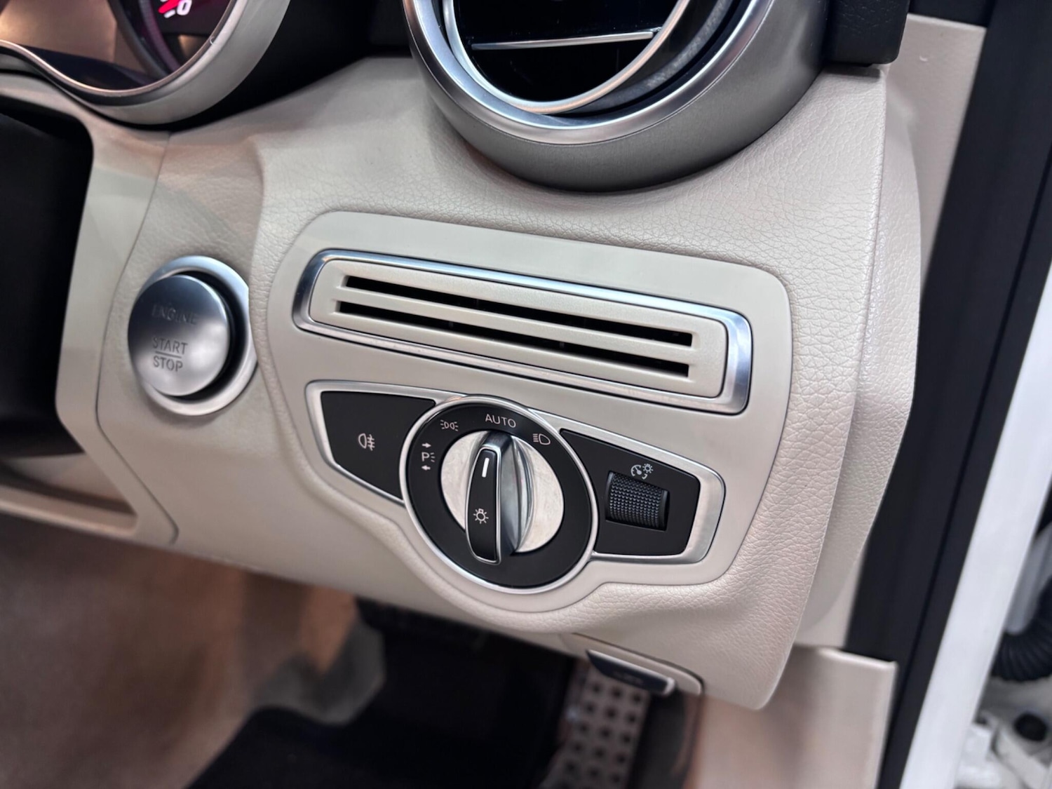 Used Mercedes-Benz C Class 2018 for sale - 76607588: Photo 28