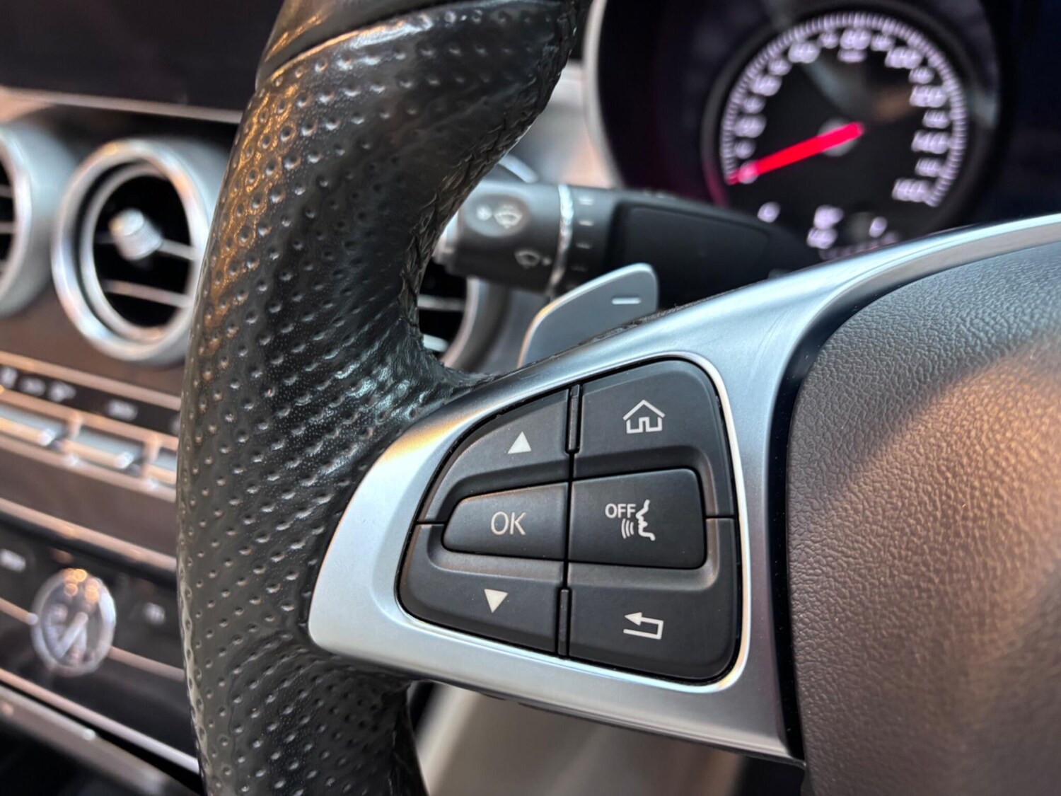 Used Mercedes-Benz C Class 2018 for sale - 76607588: Photo 29