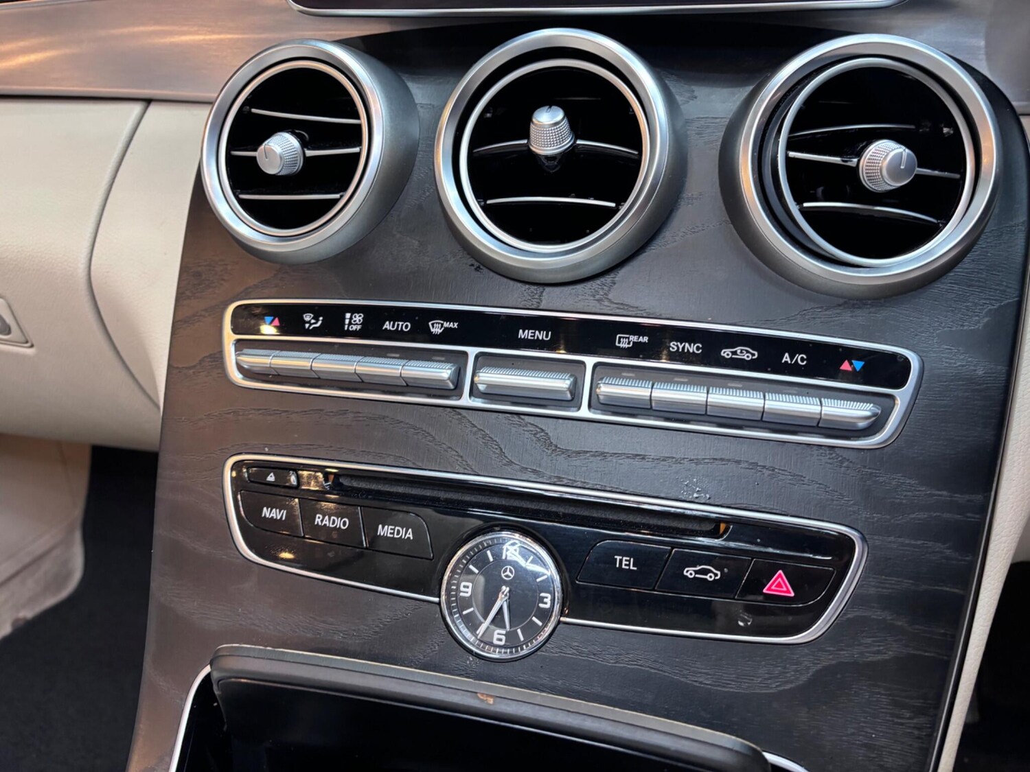 Used Mercedes-Benz C Class 2018 for sale - 76607588: Photo 30