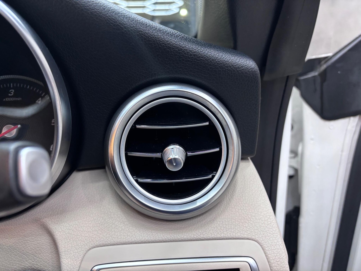 Used Mercedes-Benz C Class 2018 for sale - 76607588: Photo 33