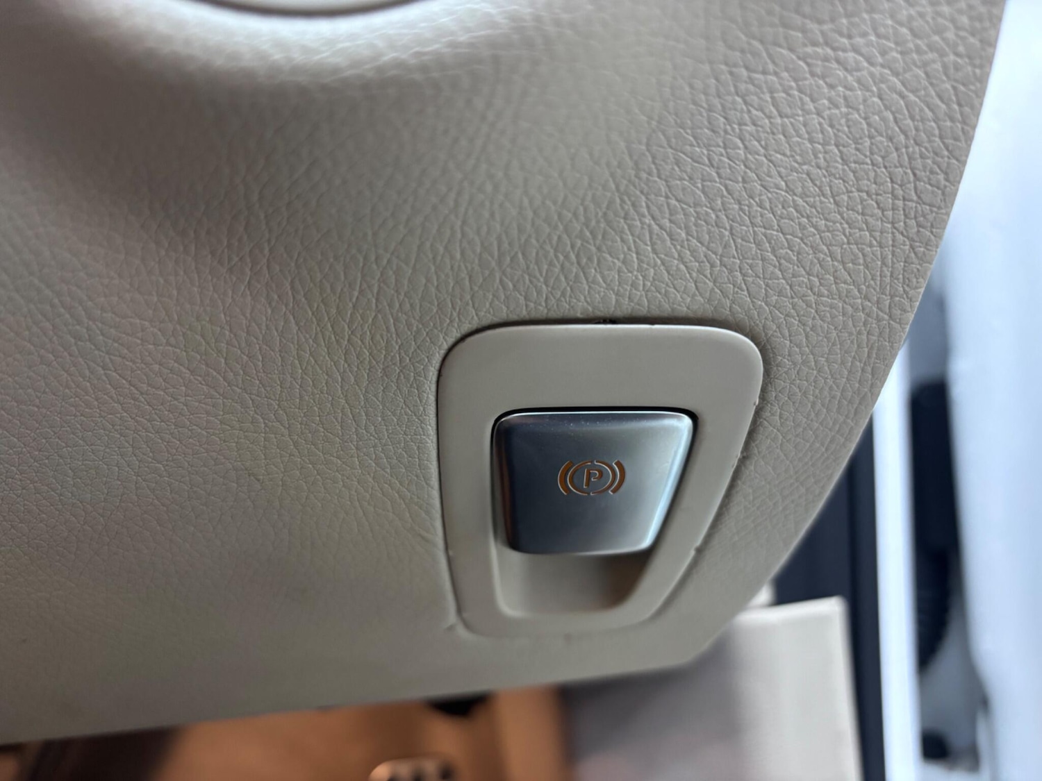 Used Mercedes-Benz C Class 2018 for sale - 76607588: Photo 36