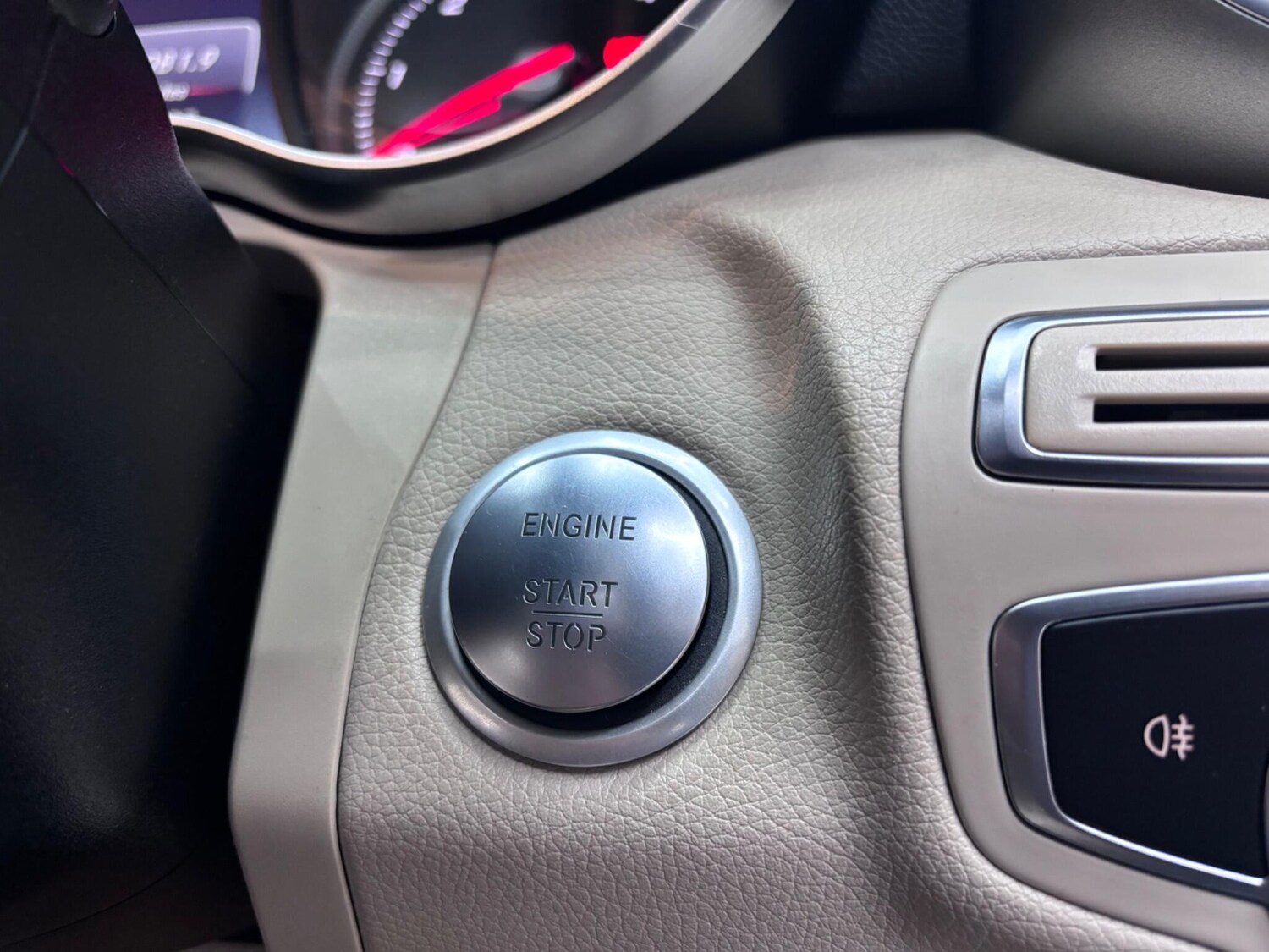 Used Mercedes-Benz C Class 2018 for sale - 76607588: Photo 39