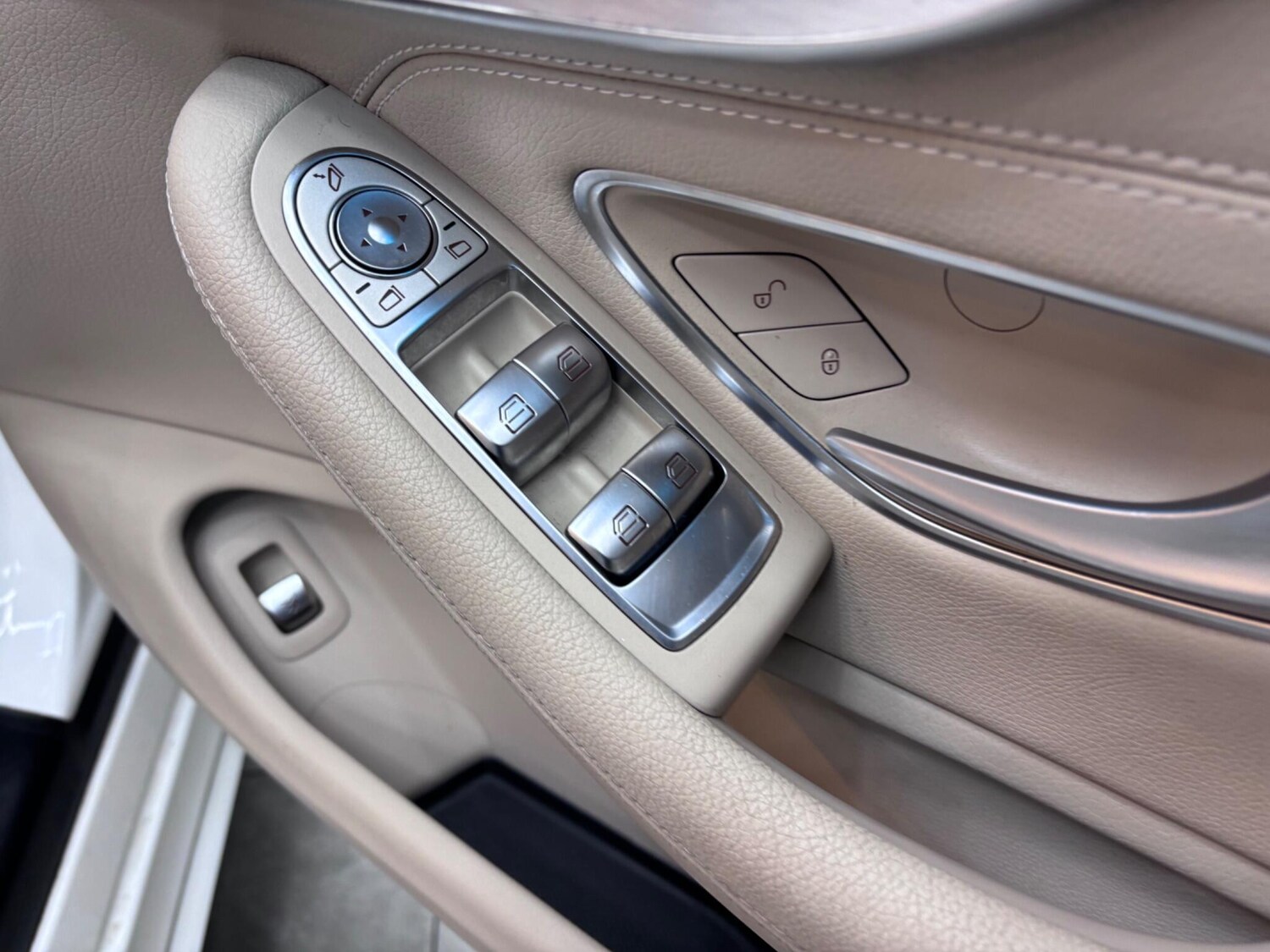 Used Mercedes-Benz C Class 2018 for sale - 76607588: Photo 43