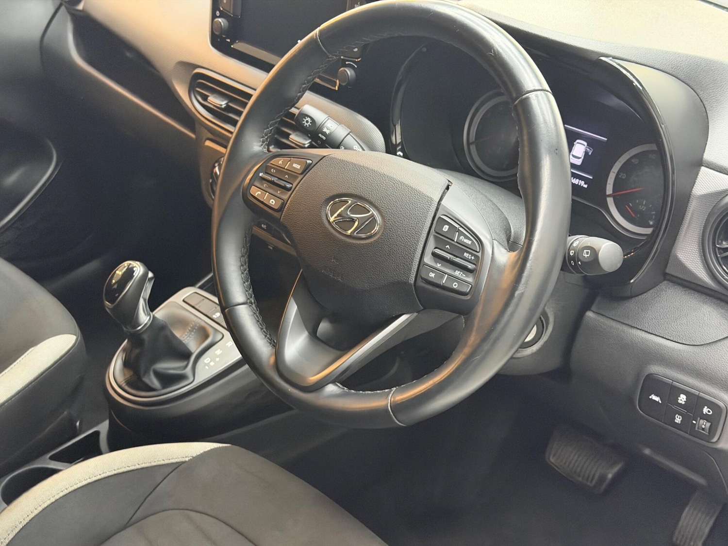 Used Hyundai i10 for sale - 77484612: Photo 37