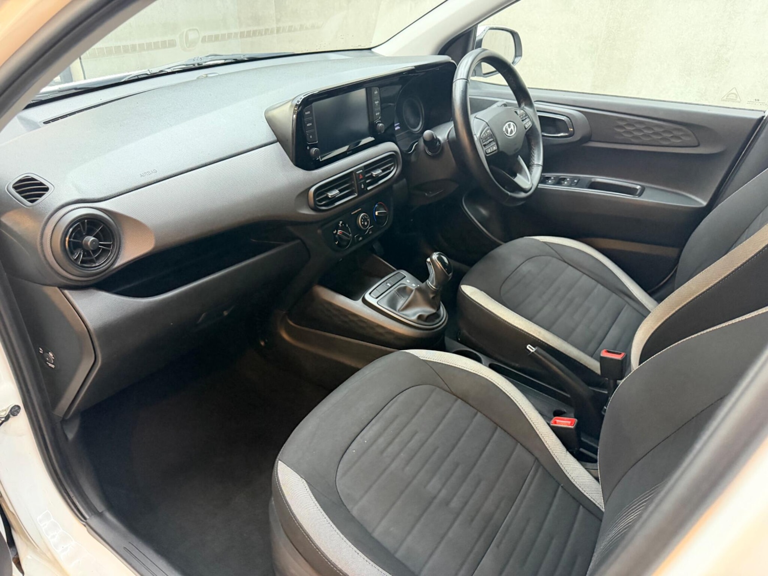 Used Hyundai i10 for sale - 77484612: Photo 42