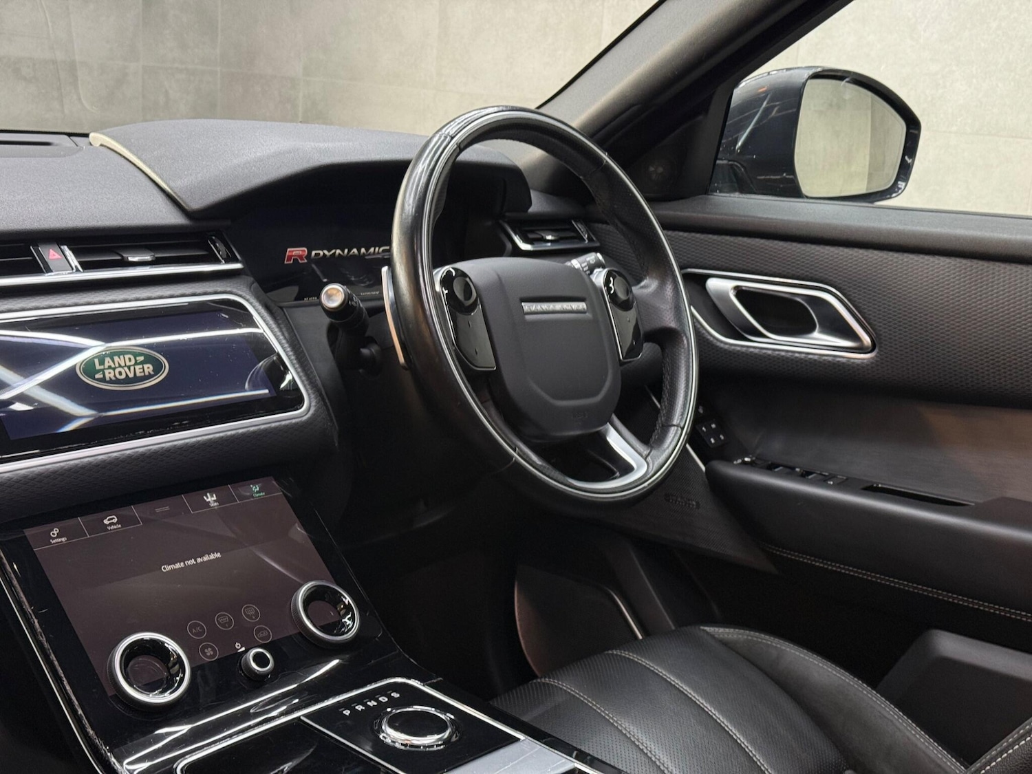 Used Land Rover Range Rover Velar 2019 for sale - 76370619: Photo 12