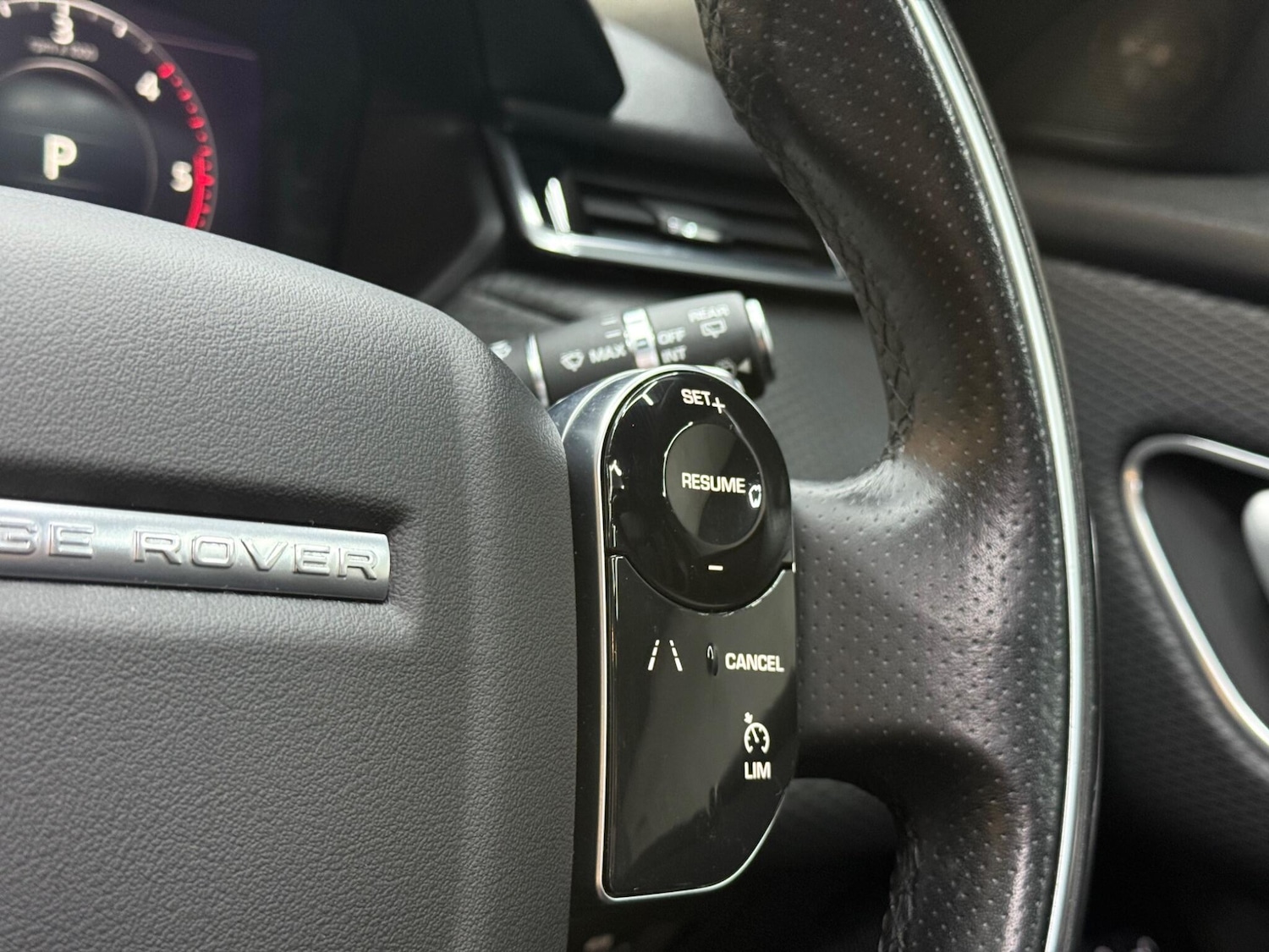 Used Land Rover Range Rover Velar 2019 for sale - 76370619: Photo 26