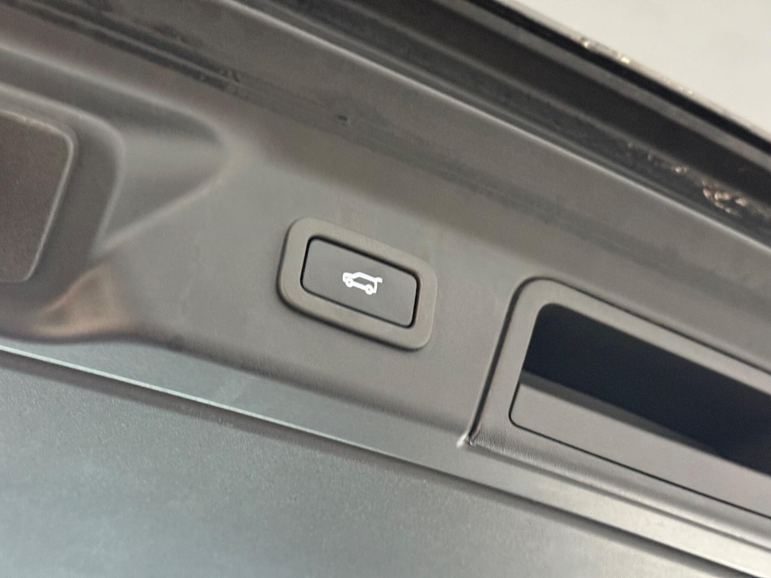 Used Land Rover Range Rover Velar 2019 for sale - 76370619: Photo 29