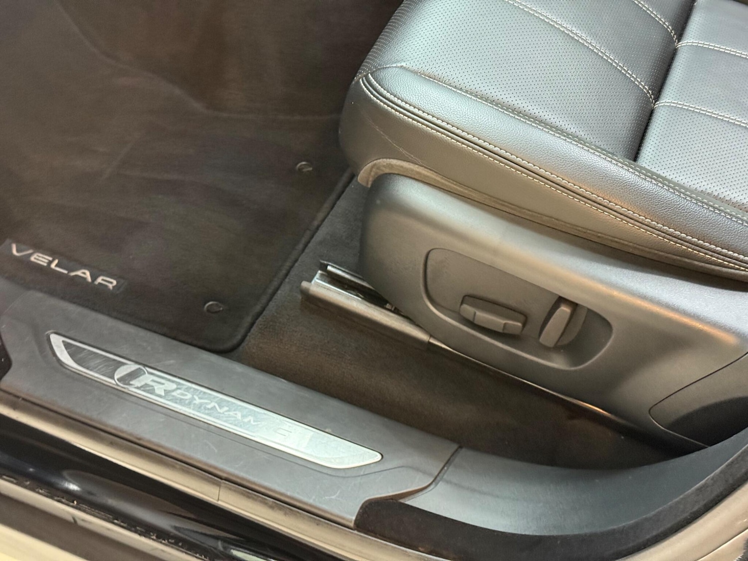 Used Land Rover Range Rover Velar 2019 for sale - 76370619: Photo 30