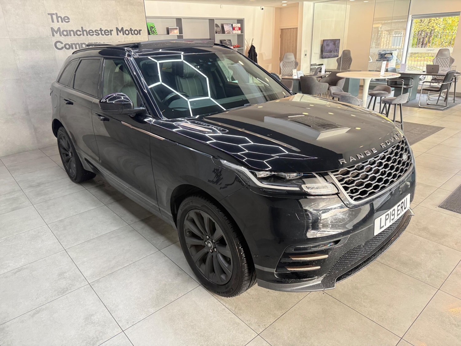 Used Land Rover Range Rover Velar 2019 for sale - 76370619: Photo 4