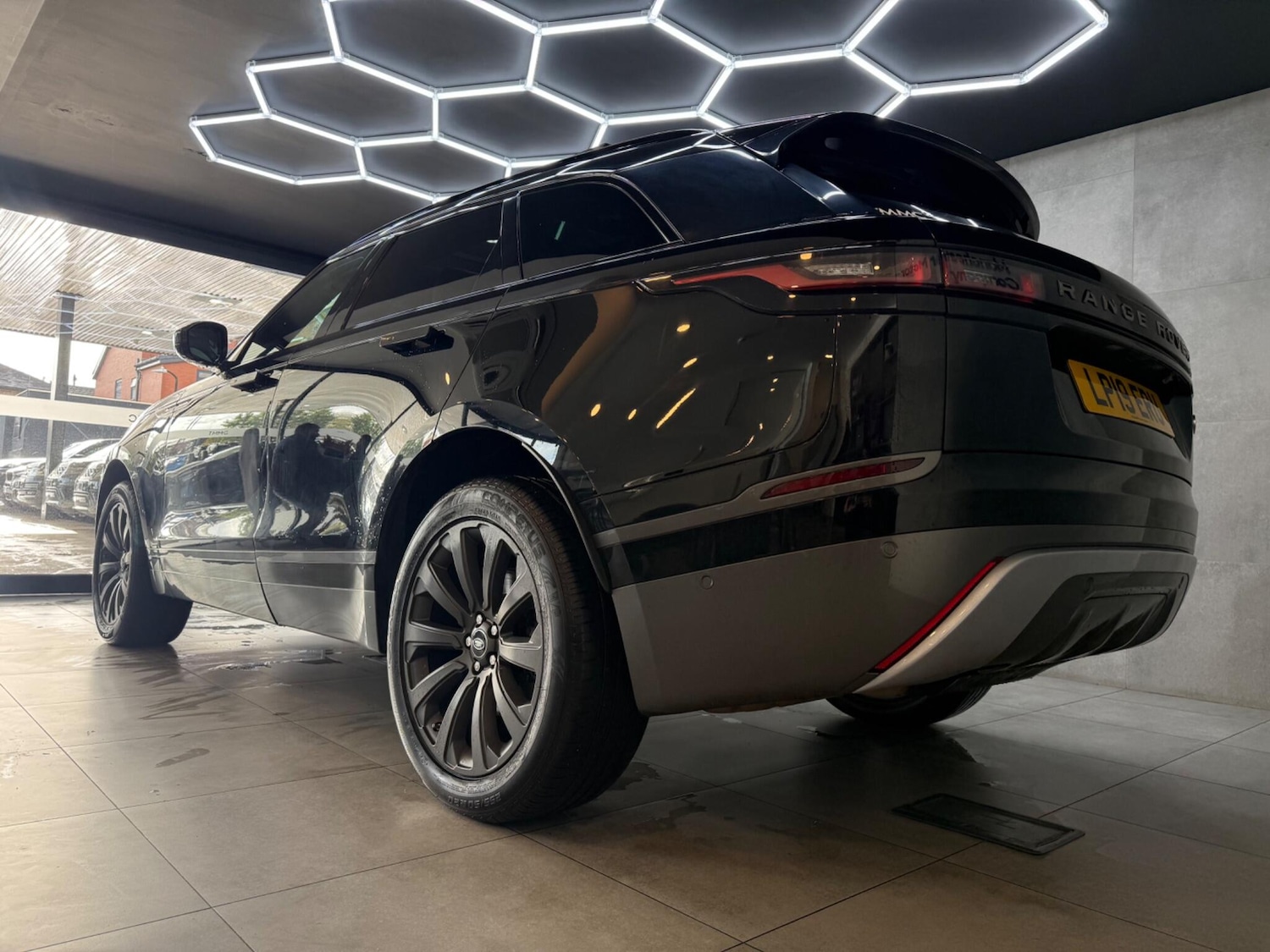 Used Land Rover Range Rover Velar 2019 for sale - 76370619: Photo 8