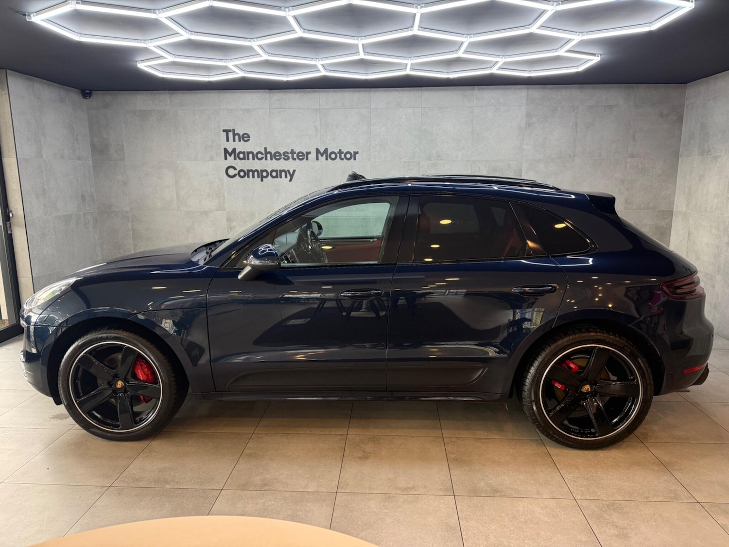 Used Porsche Macan 2017 for sale - 76349270: Photo 2
