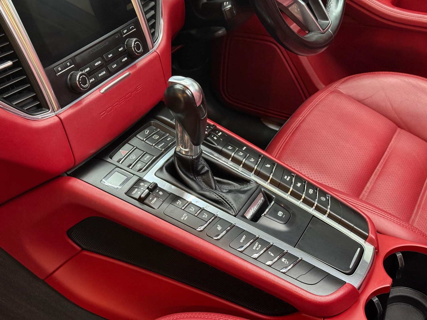 Used Porsche Macan 2017 for sale - 76349270: Photo 22