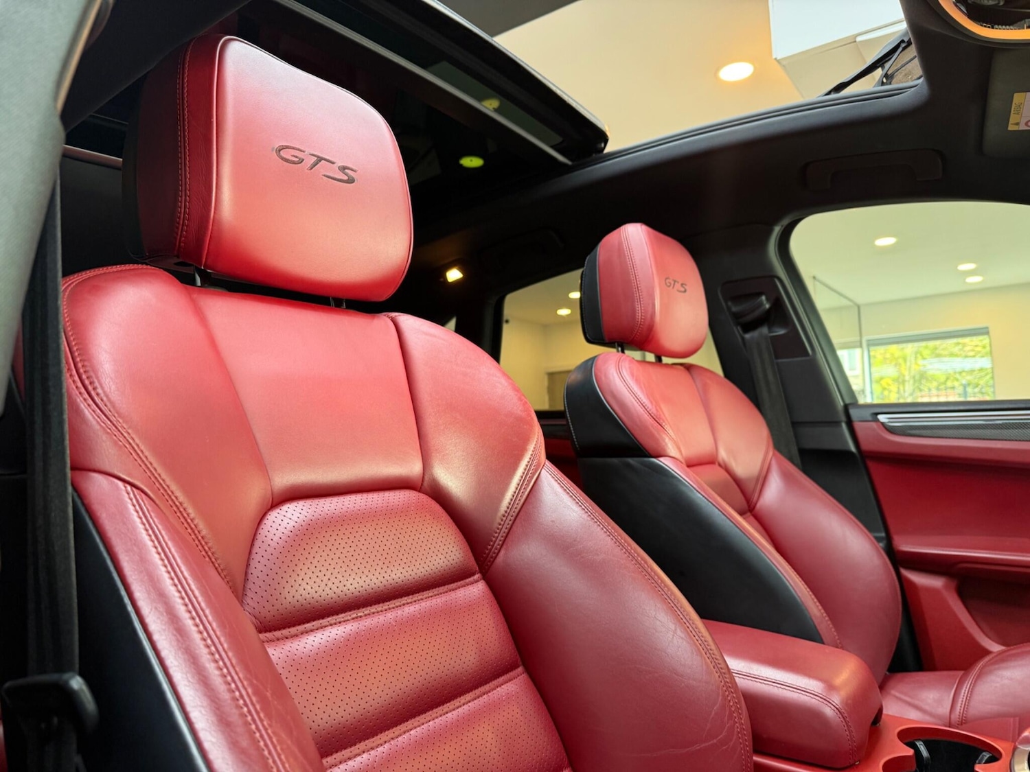 Used Porsche Macan 2017 for sale - 76349270: Photo 25