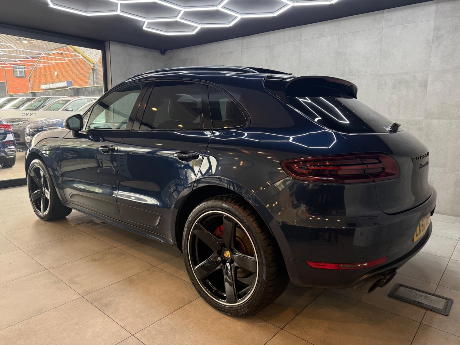 Used Porsche Macan 2017 for sale - 76349270: Photo 3