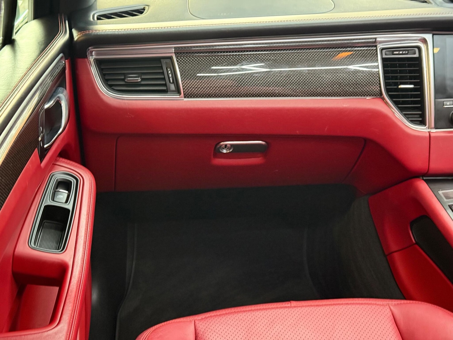 Used Porsche Macan 2017 for sale - 76349270: Photo 65