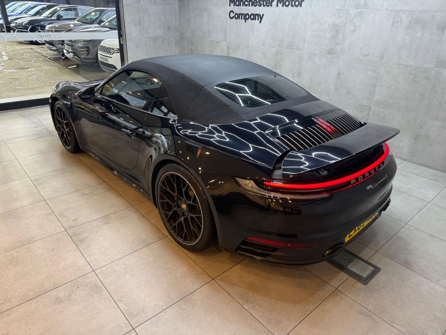 Used Porsche 911 for sale - 76537709: Photo 2