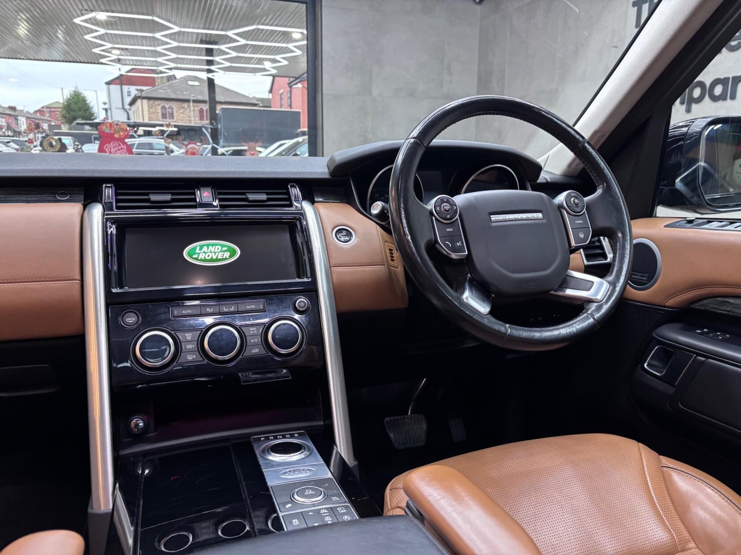 Used Land Rover Discovery 2017 for sale - 77050223: Photo 12