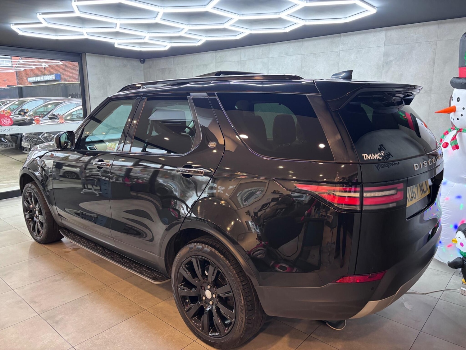 Used Land Rover Discovery 2017 for sale - 77050223: Photo 3