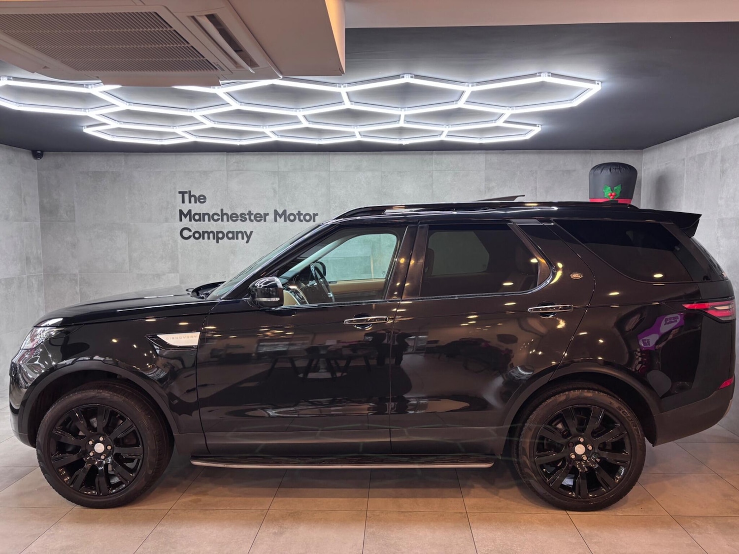 Used Land Rover Discovery 2017 for sale - 77050223: Photo 4