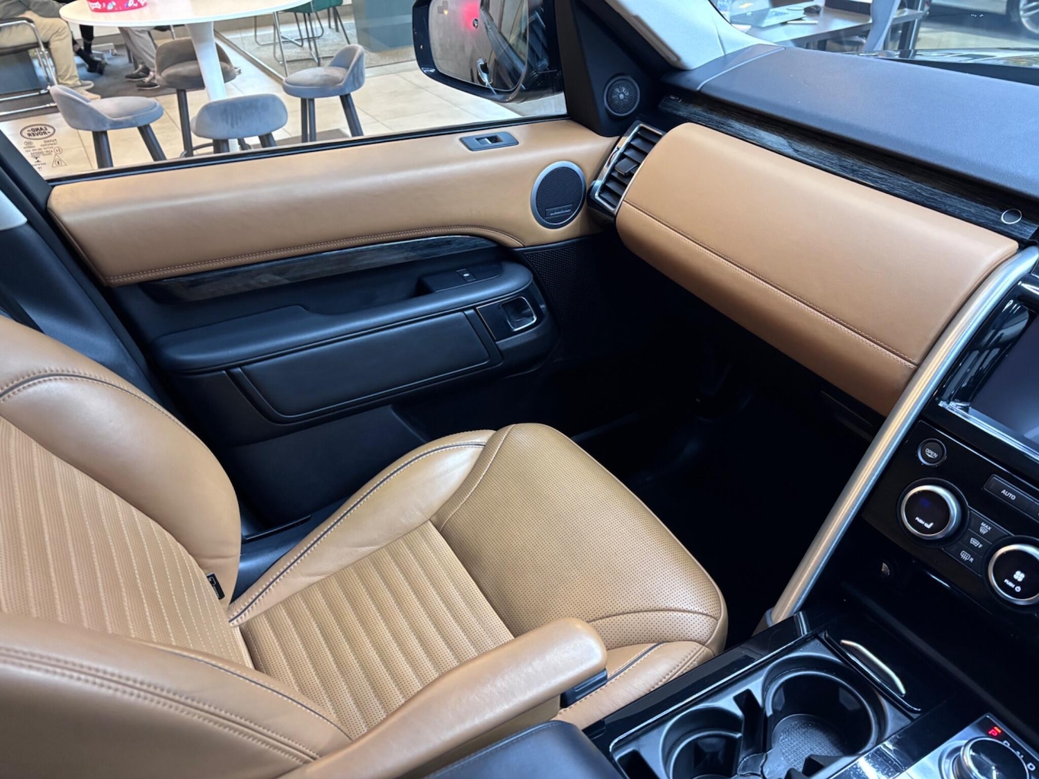 Used Land Rover Discovery 2017 for sale - 77050223: Photo 45