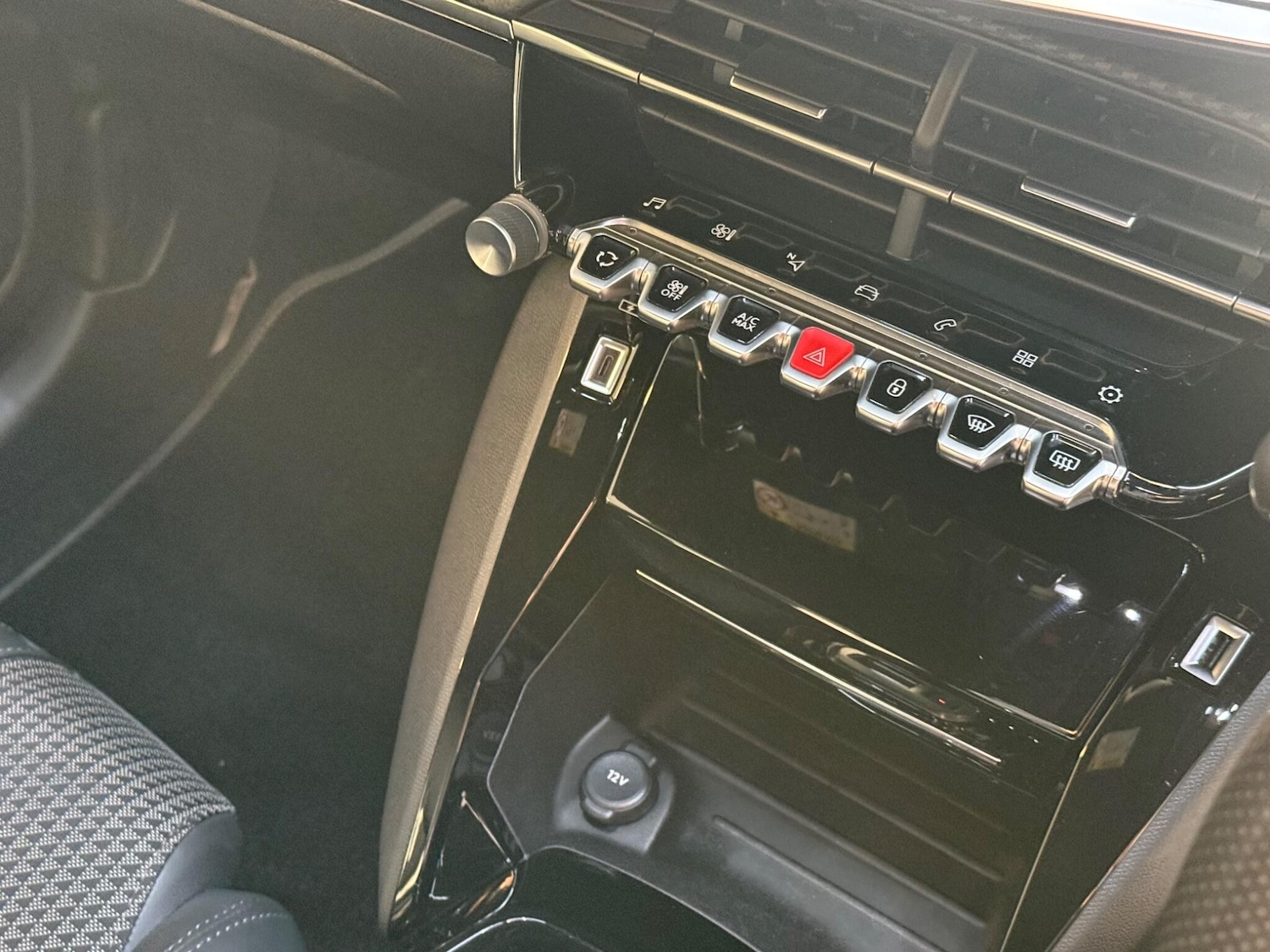 Used Peugeot 208 2023 for sale - 76964959: Photo 12