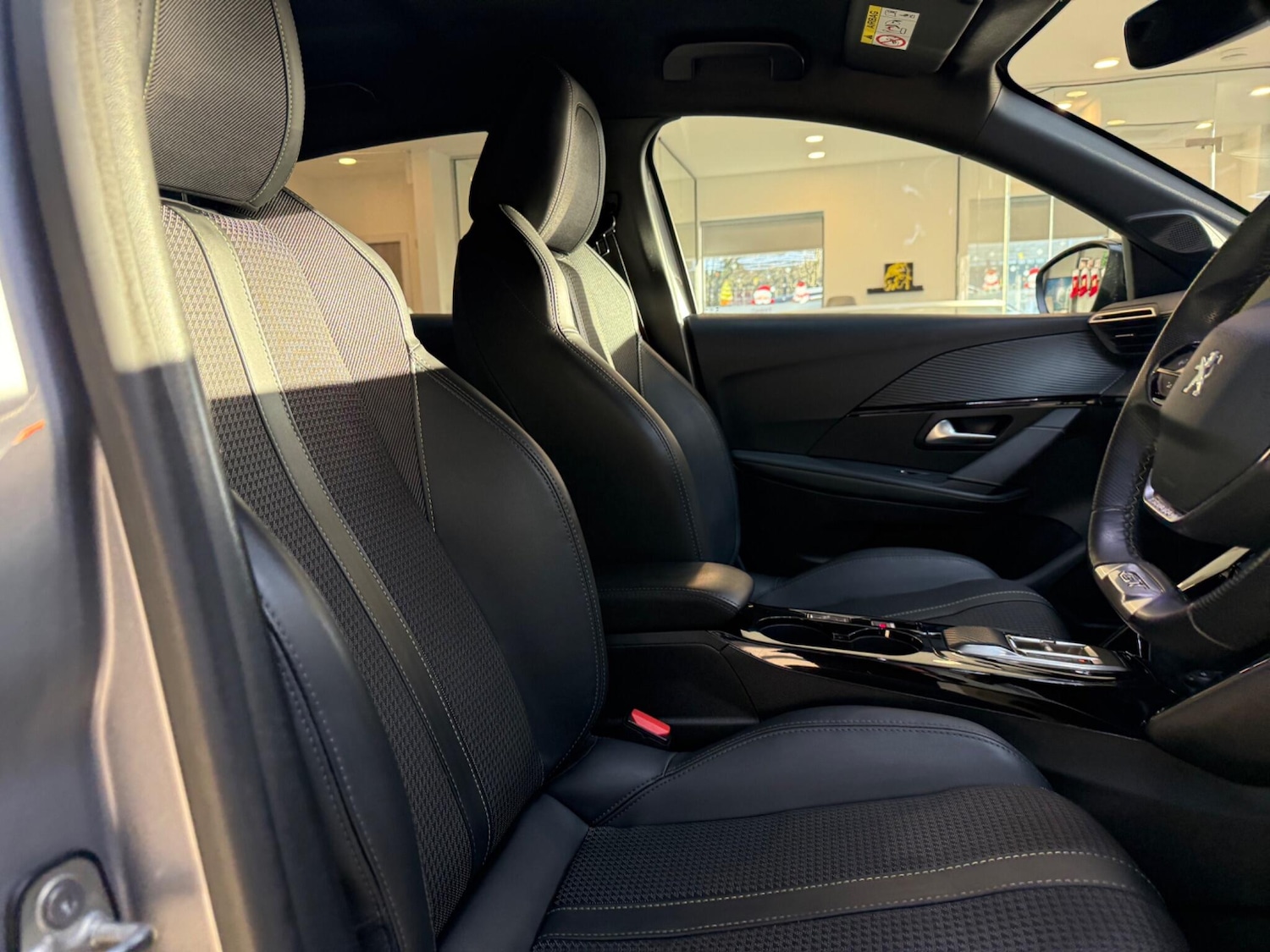 Used Peugeot 208 2023 for sale - 76964959: Photo 17