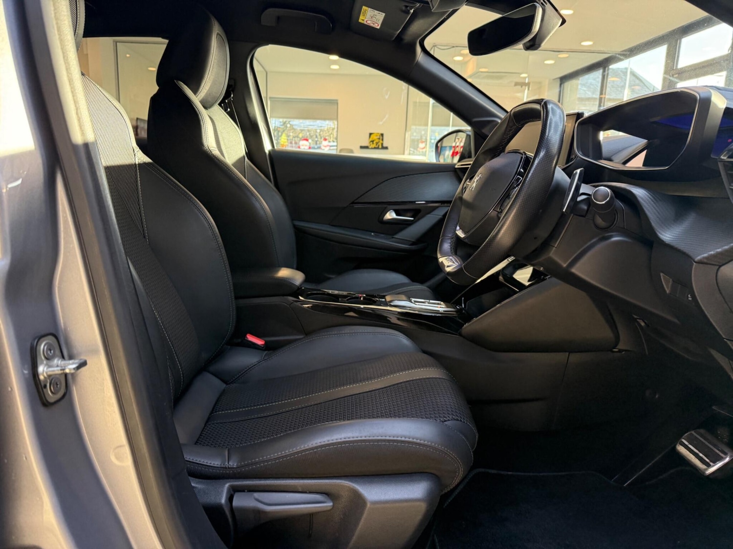 Used Peugeot 208 2023 for sale - 76964959: Photo 18