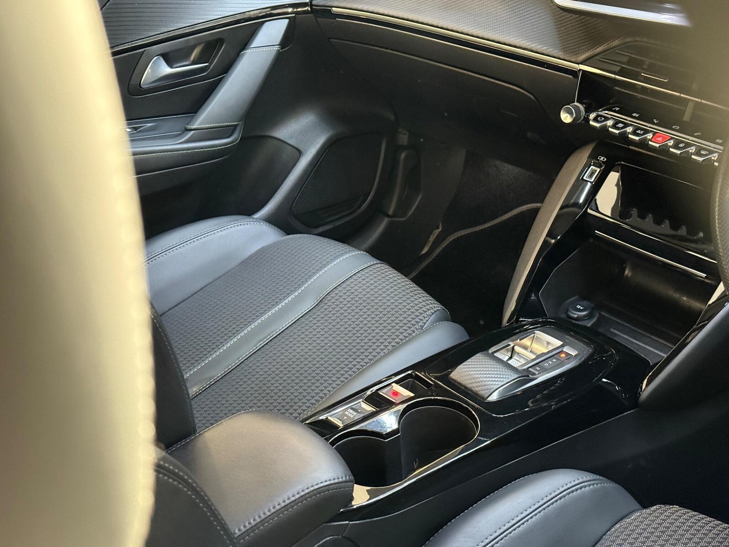 Used Peugeot 208 2023 for sale - 76964959: Photo 21