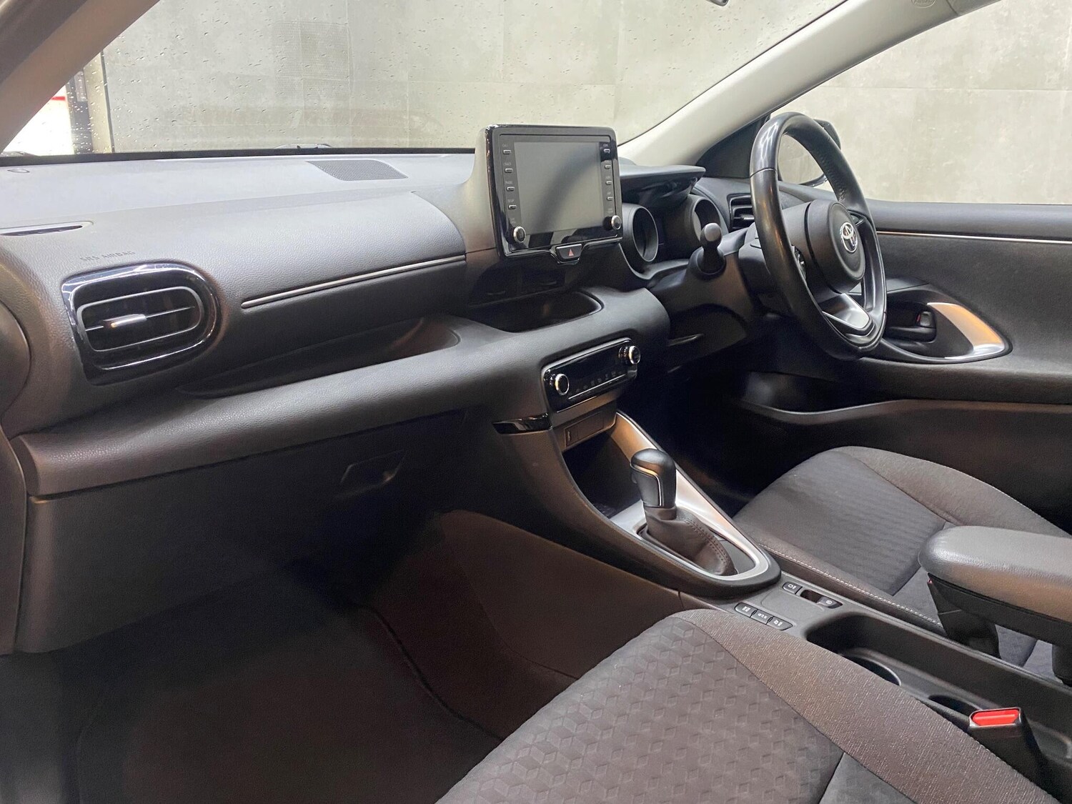 Used Toyota Yaris for sale - 77940640: Photo 11